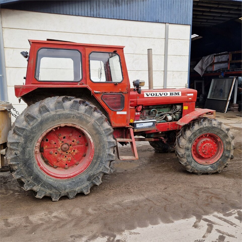 Farm tractor Volvo 814: picture 8