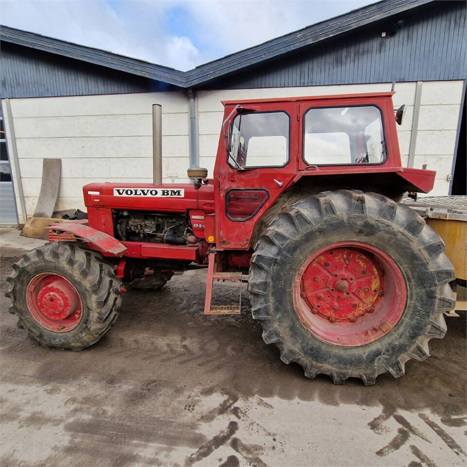 Farm tractor Volvo 814: picture 17