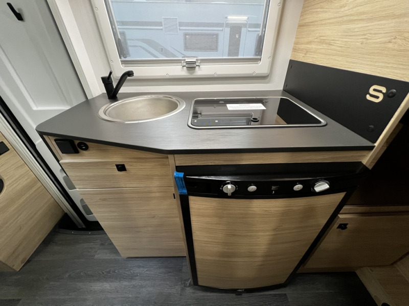 Semi-integrated motorhome Chausson S514 Sport Line: picture 8