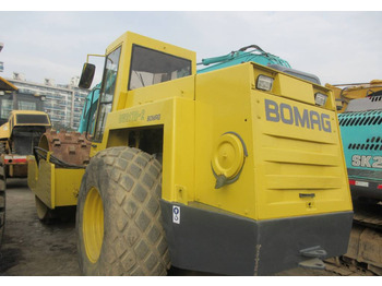 Compactor Bomag 217D: picture 1