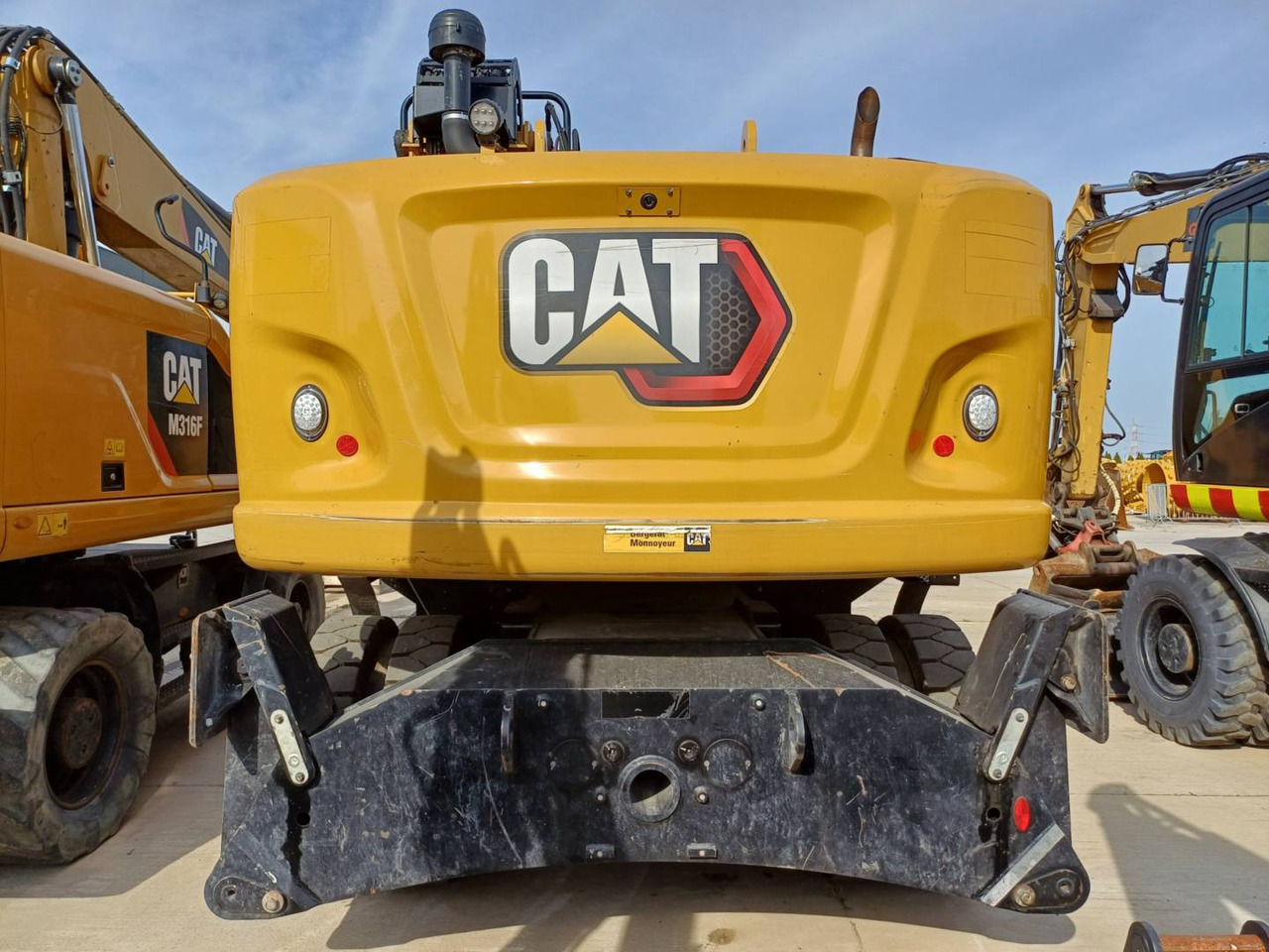 Wheel excavator CAT MH3022: picture 9