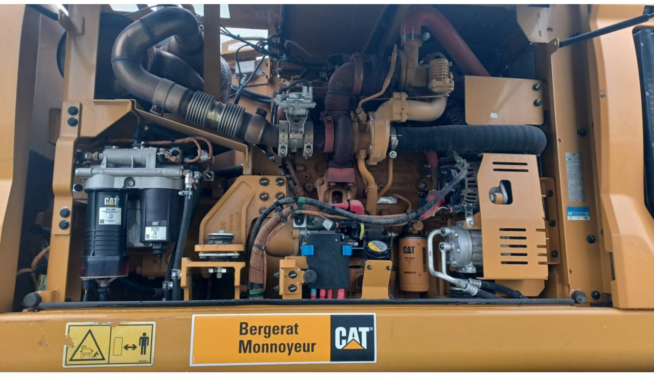 Wheel excavator CAT MH3024: picture 14