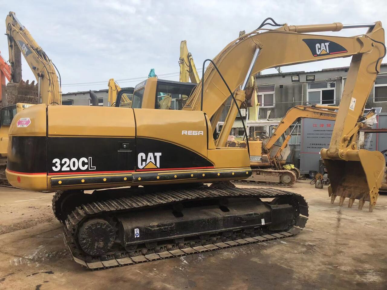 Crawler excavator Caterpillar Cat 320C: picture 8