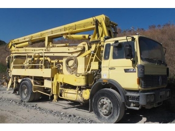 Renault G280 - Concrete pump truck