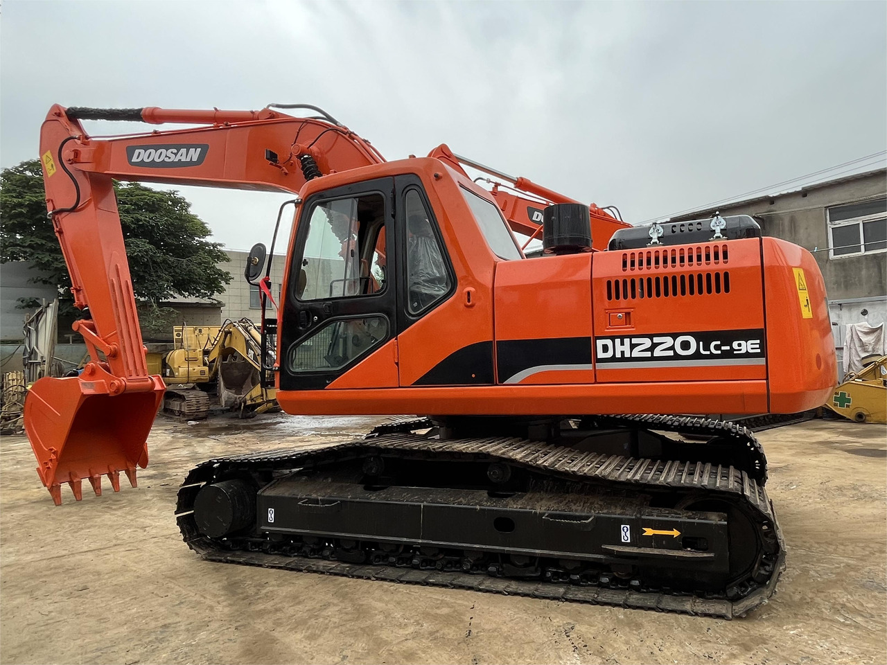 Excavator DOOSAN DX220LC-9E ON SALE: picture 3