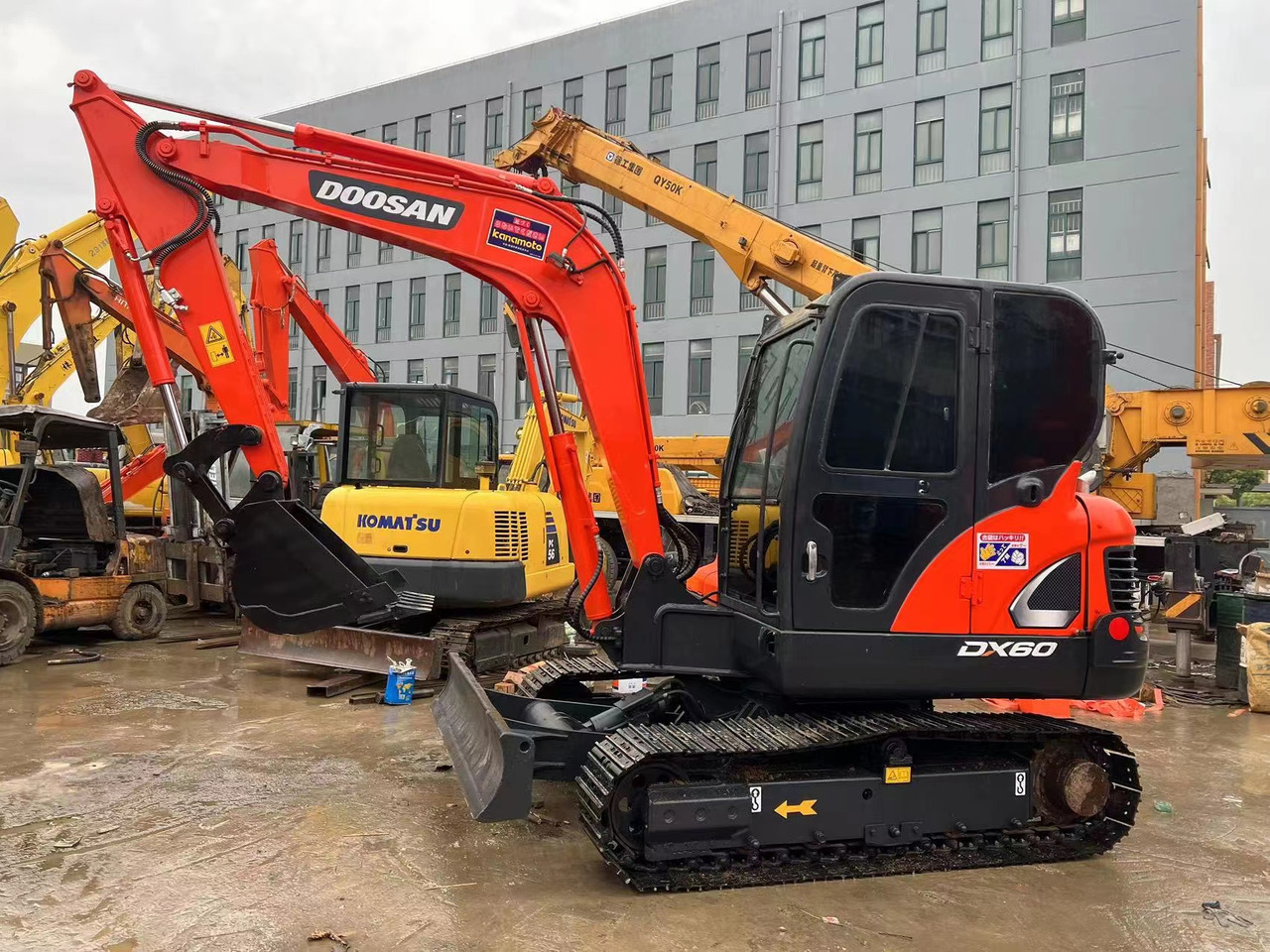 Crawler excavator DOOSAN used excavator DX60 good condition in ready stock on sale: picture 4