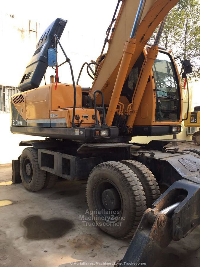 Wheel excavator Hyundai 210-9: picture 2