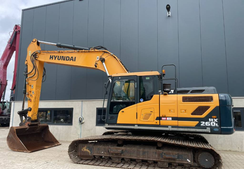 Crawler excavator Hyundai HX 260 L: picture 3
