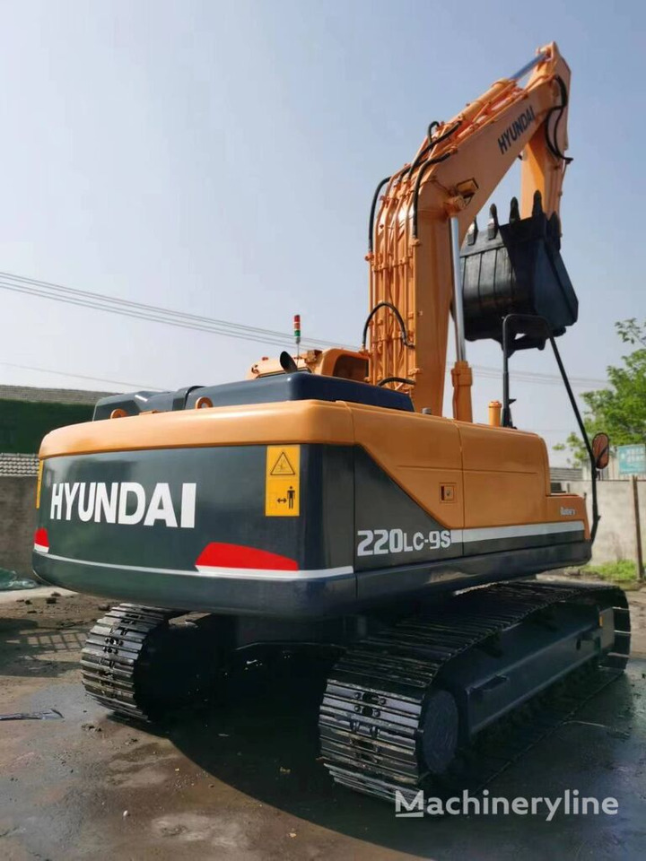 Crawler excavator Hyundai R220LC: picture 3