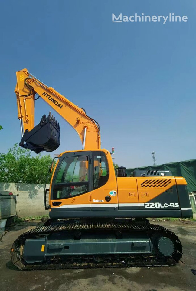 Crawler excavator Hyundai R220LC: picture 4