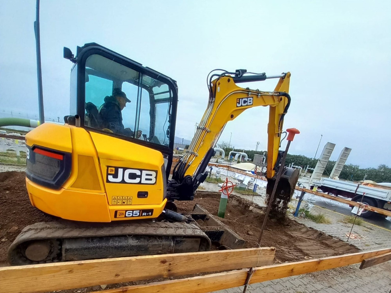 Crawler excavator JCB 65R-1: picture 6