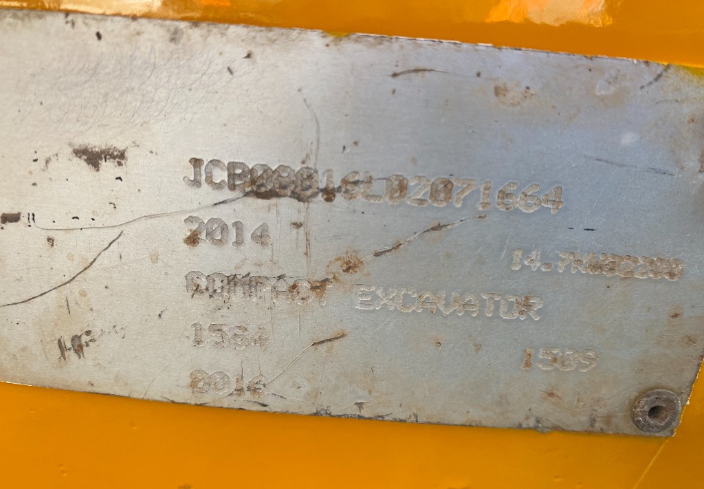 Mini excavator JCB 8016: picture 7