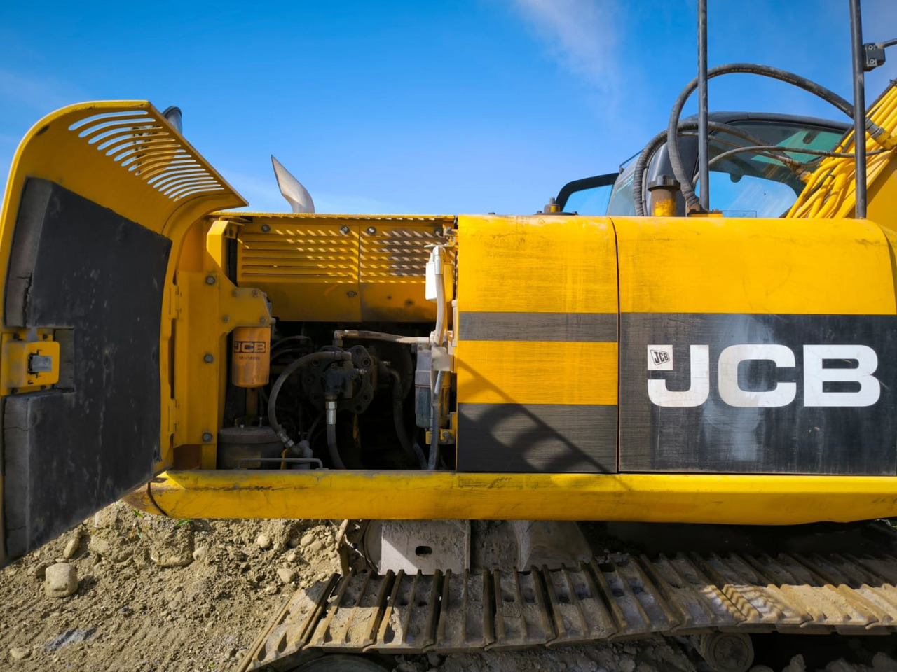 Crawler excavator JCB JS235HD: picture 13