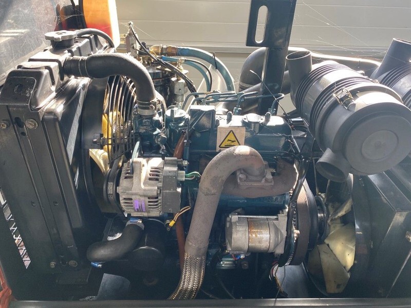 Air compressor Kubota D1105 Sullair 15.5 kW 7 bar diesel schroefcompressor met nakoeler: picture 4