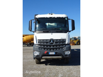 Concrete pump truck Mercedes-Benz AROCS 3240: picture 5