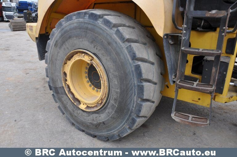 Wheel loader New Holland W270B: picture 6