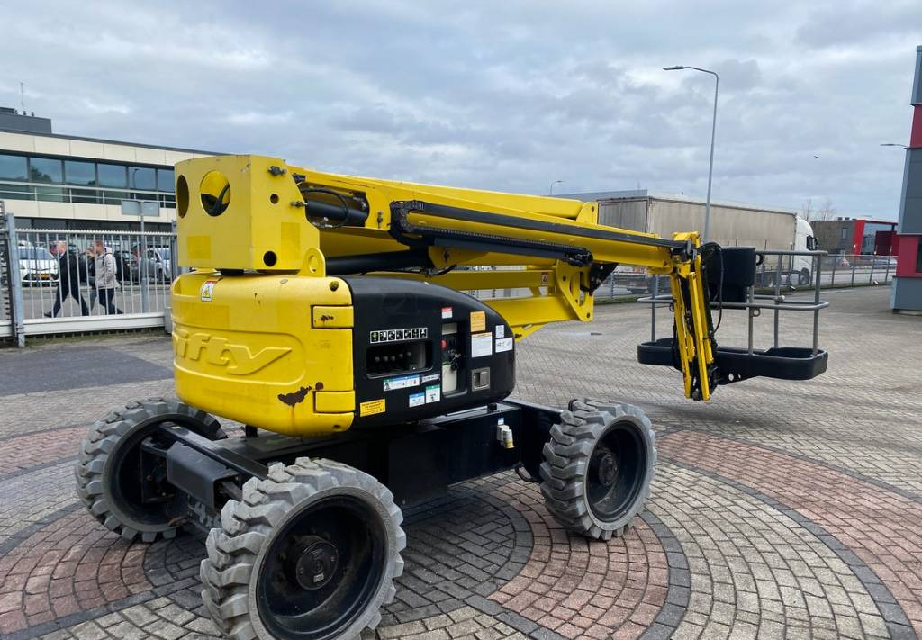 Articulated boom Niftylift HR17D Articulated 4x4 Diesel Boom Work Lift 1720cm: picture 2