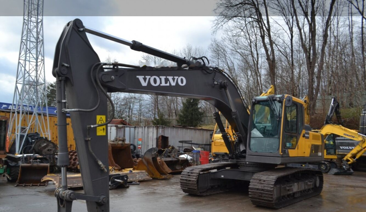 Crawler excavator Volvo EC200: picture 4