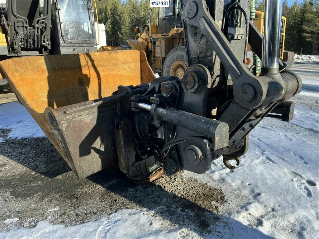 Crawler excavator Volvo EC300EL Wheeled Excavator: picture 35