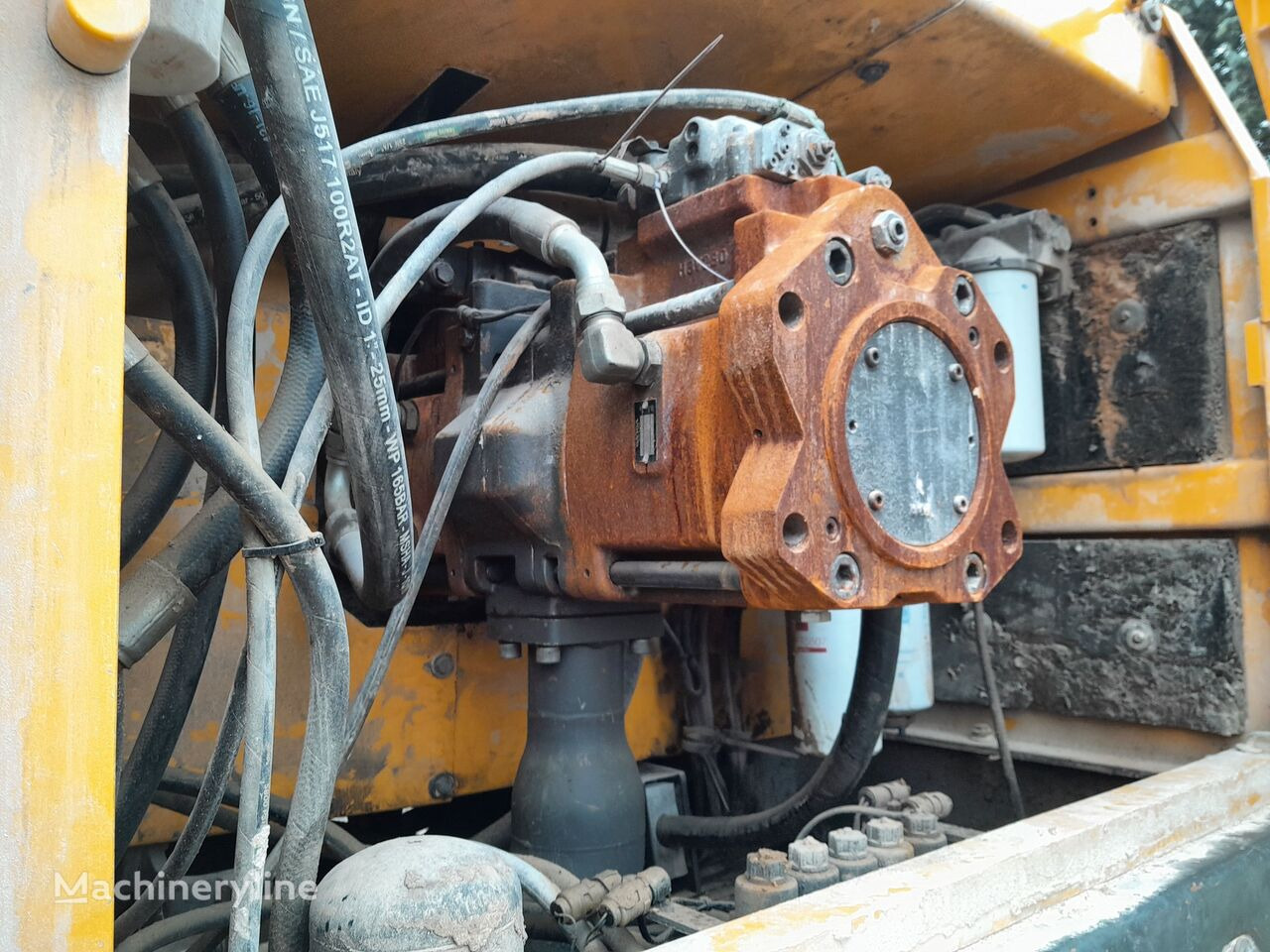 Crawler excavator Volvo EC700BLC: picture 10