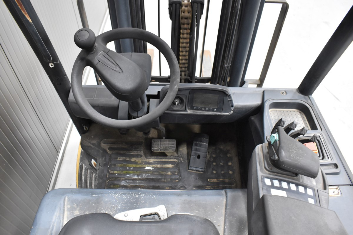 Electric forklift CATERPILLAR 2EP5000: picture 7