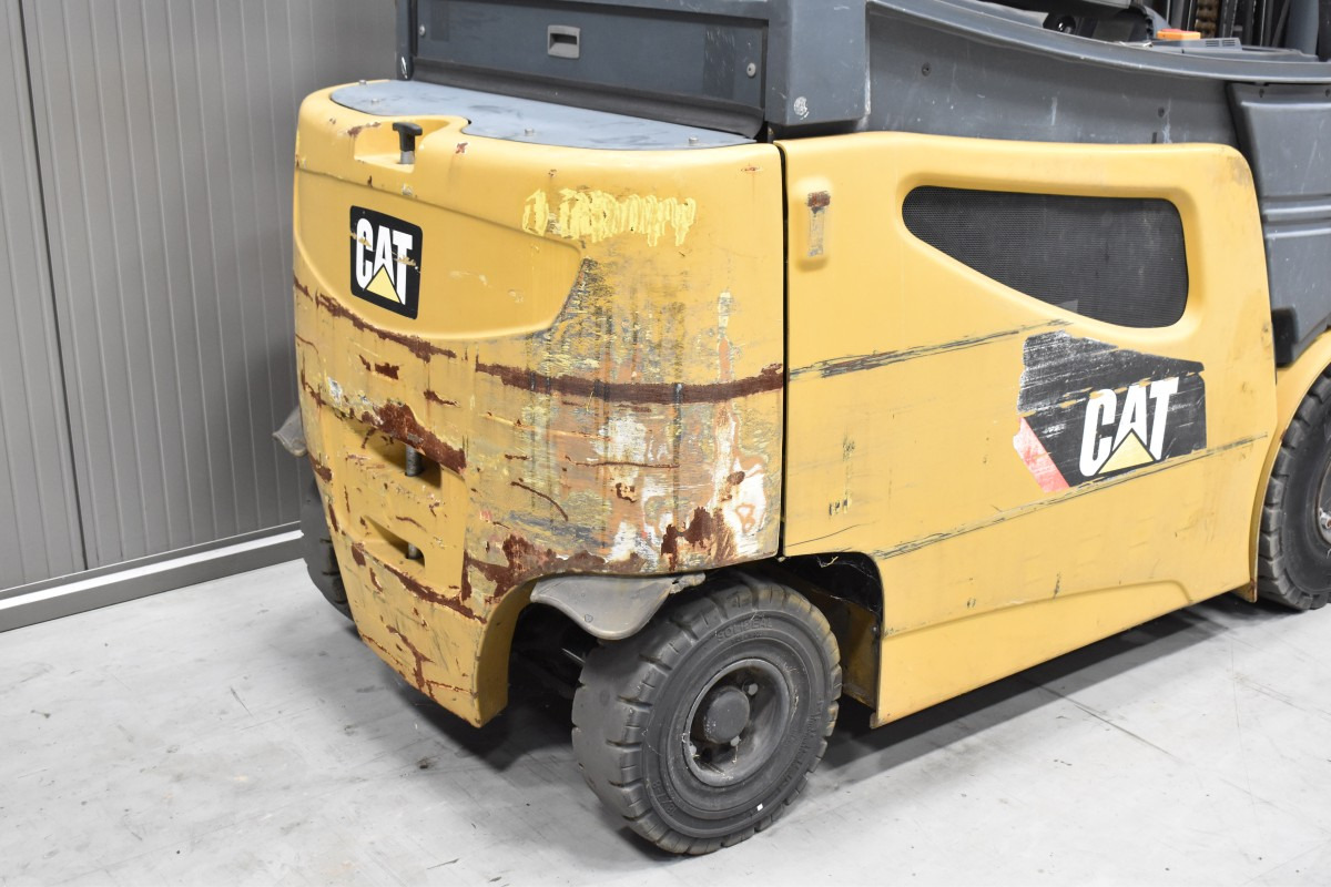 Electric forklift CATERPILLAR 2EP5000: picture 8