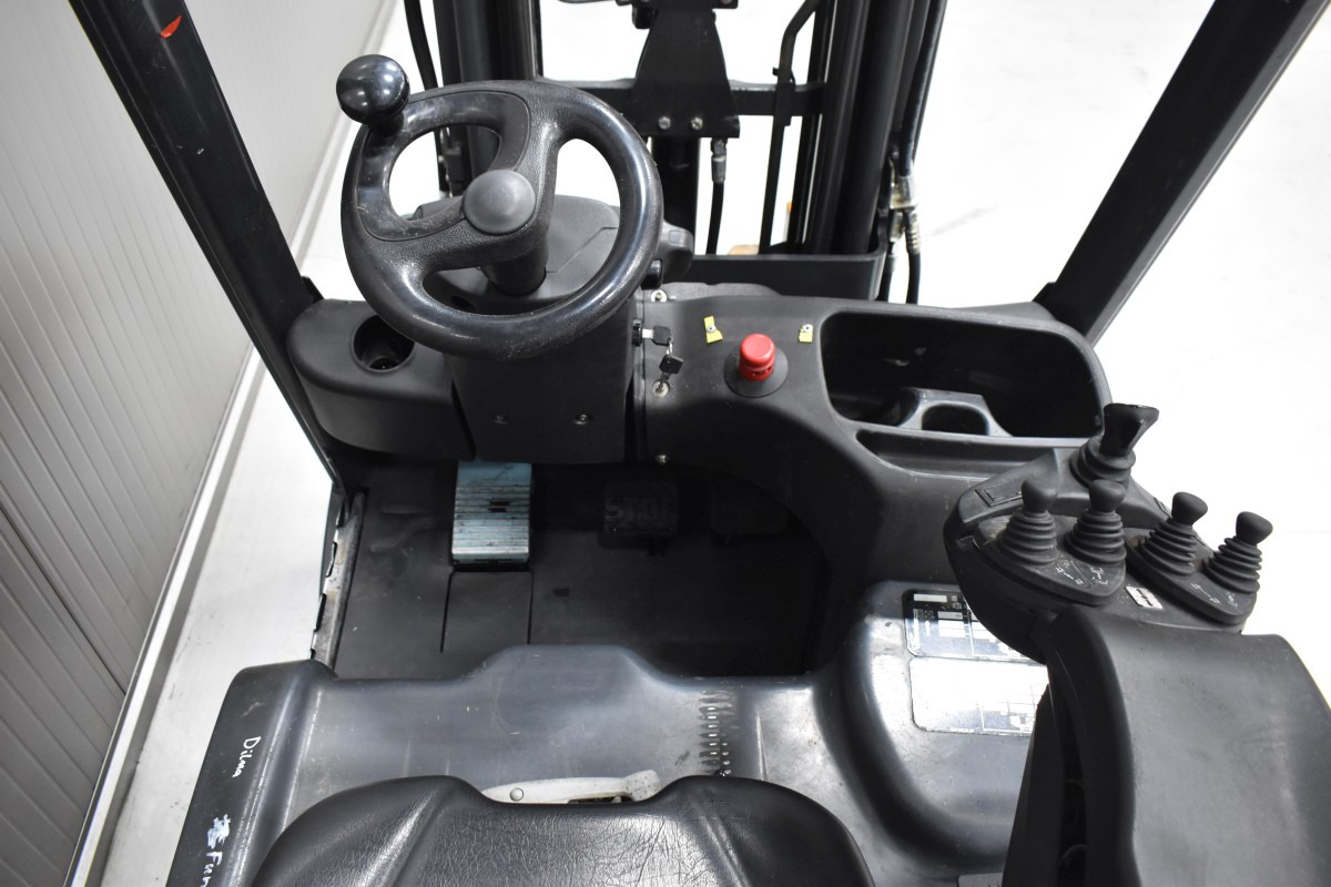 Electric forklift LINDE E 16-01: picture 7