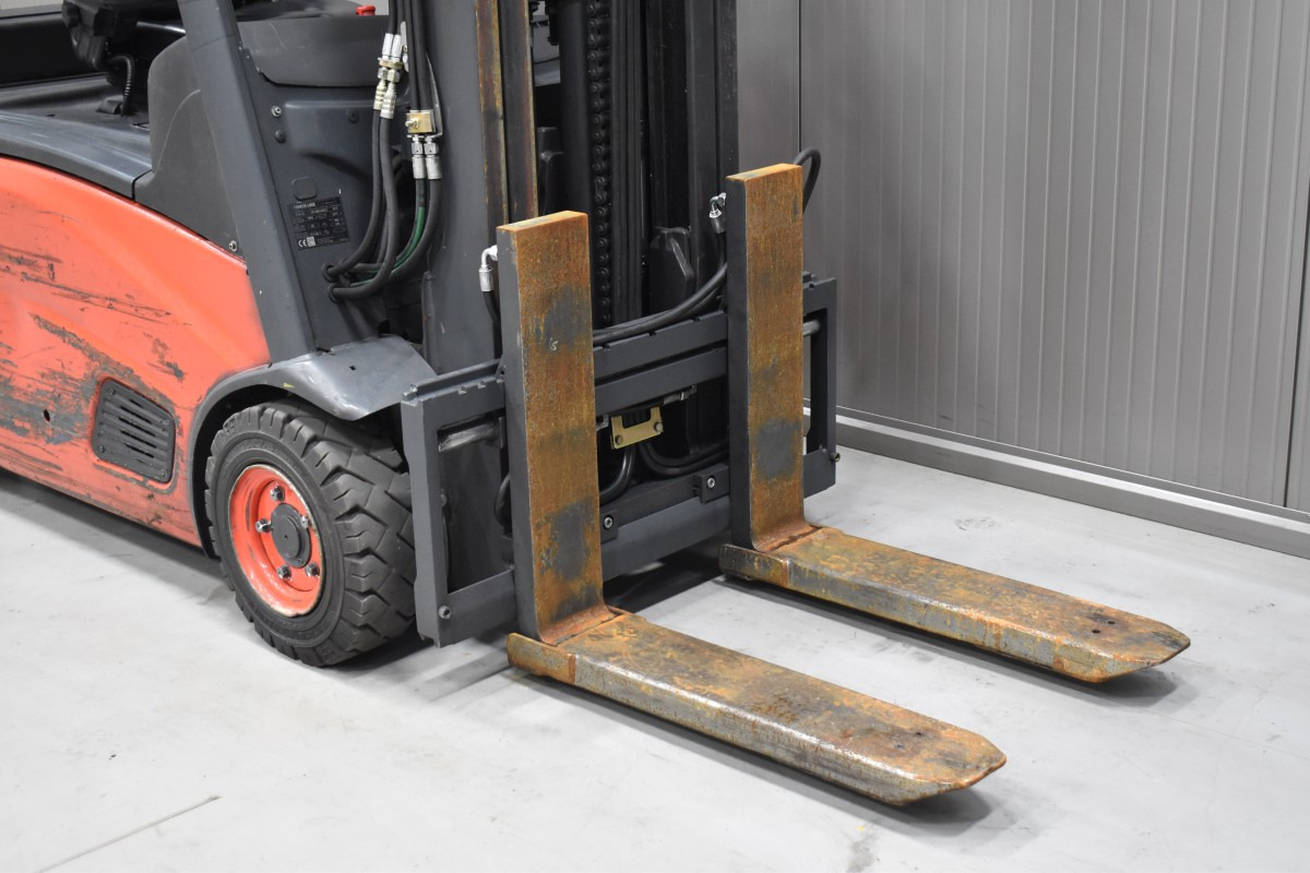 Electric forklift LINDE E 16-01: picture 6
