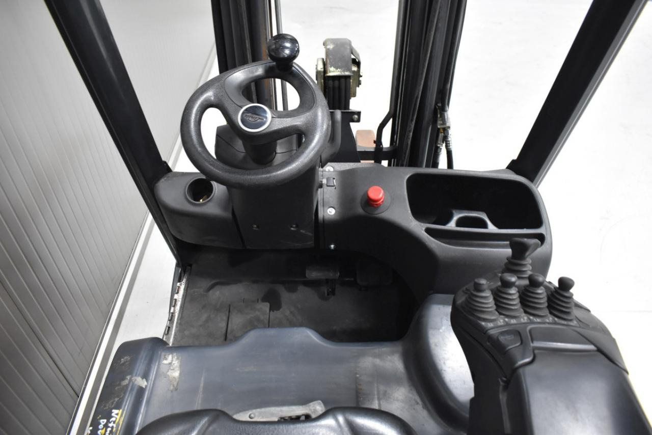 Electric forklift LINDE E 16 C-02: picture 7