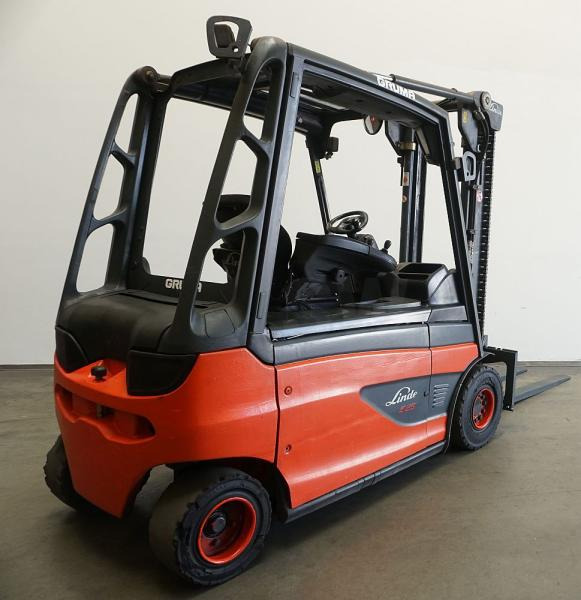Electric forklift Linde E 25 L 387: picture 2