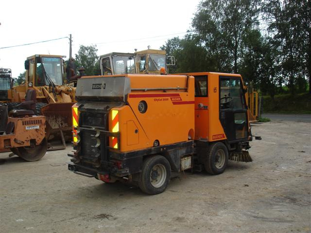 Industrial sweeper Bucher CITY CAT 2000: picture 3