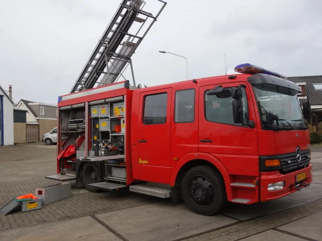 Fire truck Mercedes-Benz 1425 fire truck holmatroset,full equipment: picture 2