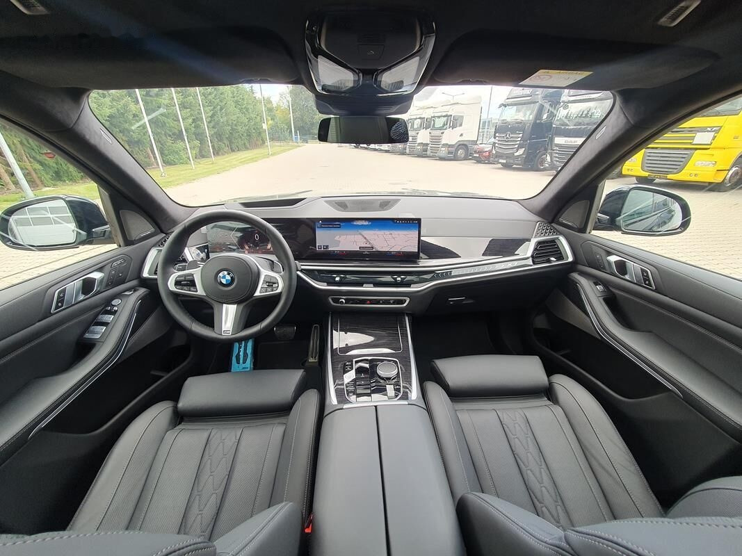 Car BMW X7 xDrive40d: picture 17