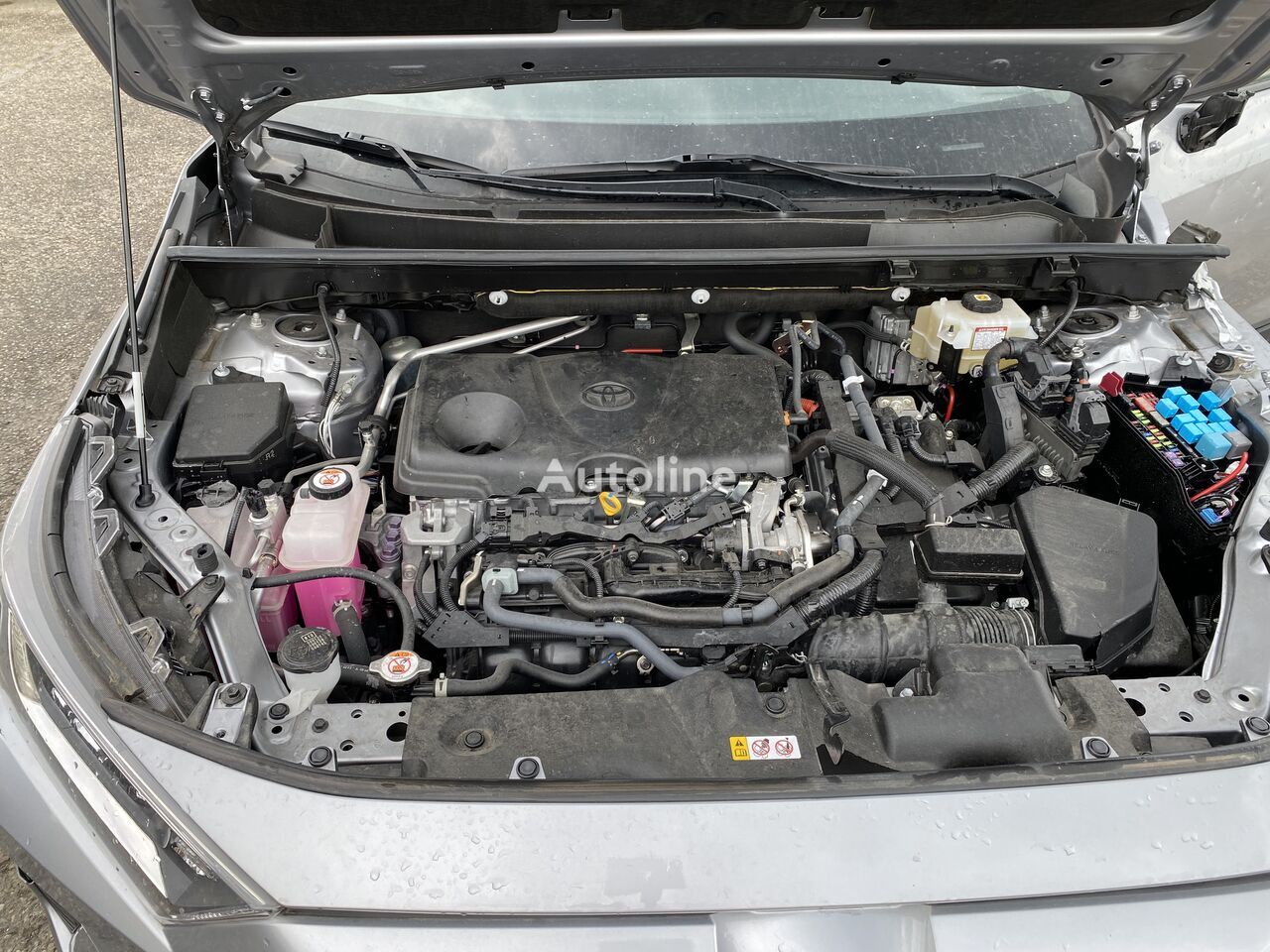 Car Toyota RAV 4 2.5i 180 2WD CVT HYBRID: picture 16