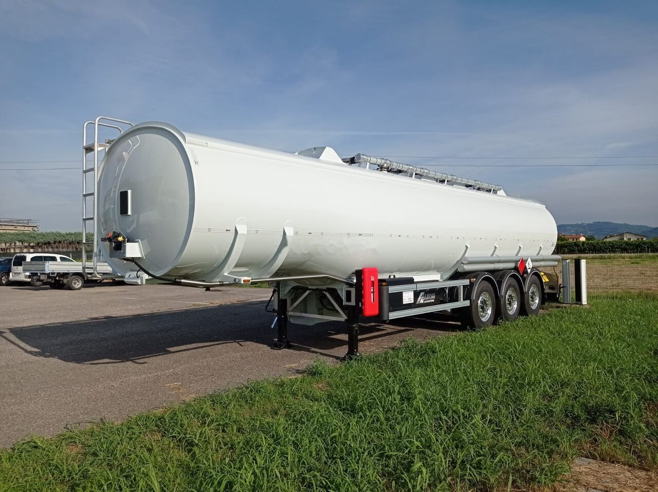 Tank semi-trailer for transportation of fuel Alkom New: picture 2