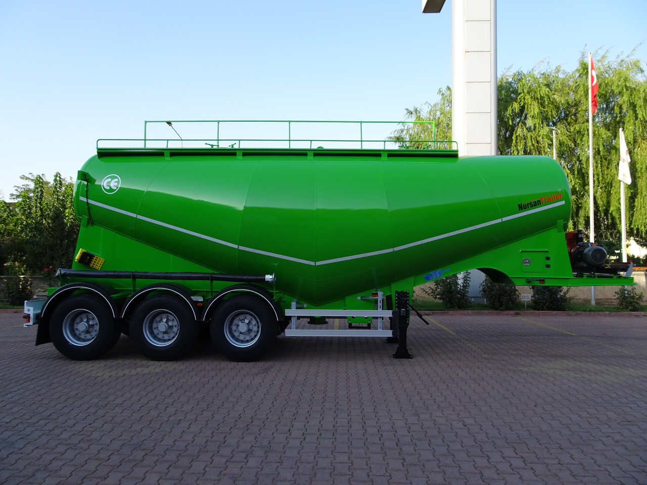 Tank semi-trailer for transportation of cement NURSAN Cement Bulker: picture 9