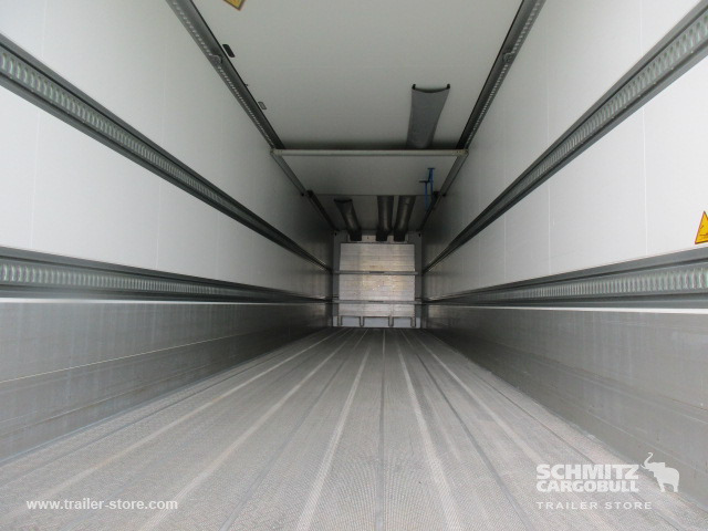 Isothermal semi-trailer SCHMITZ Reefer Multitemp Taillift: picture 15