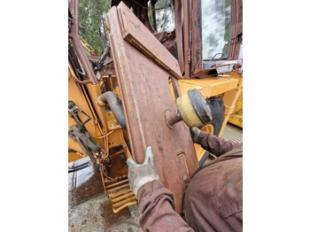 Hood for Backhoe loader Case 580G: picture 3