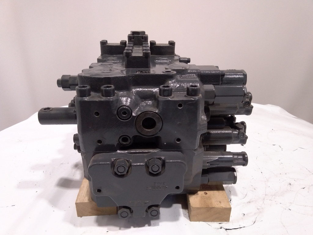 Hydraulic valve for Construction machinery Case KRJ32720 - KRJ32721: picture 2