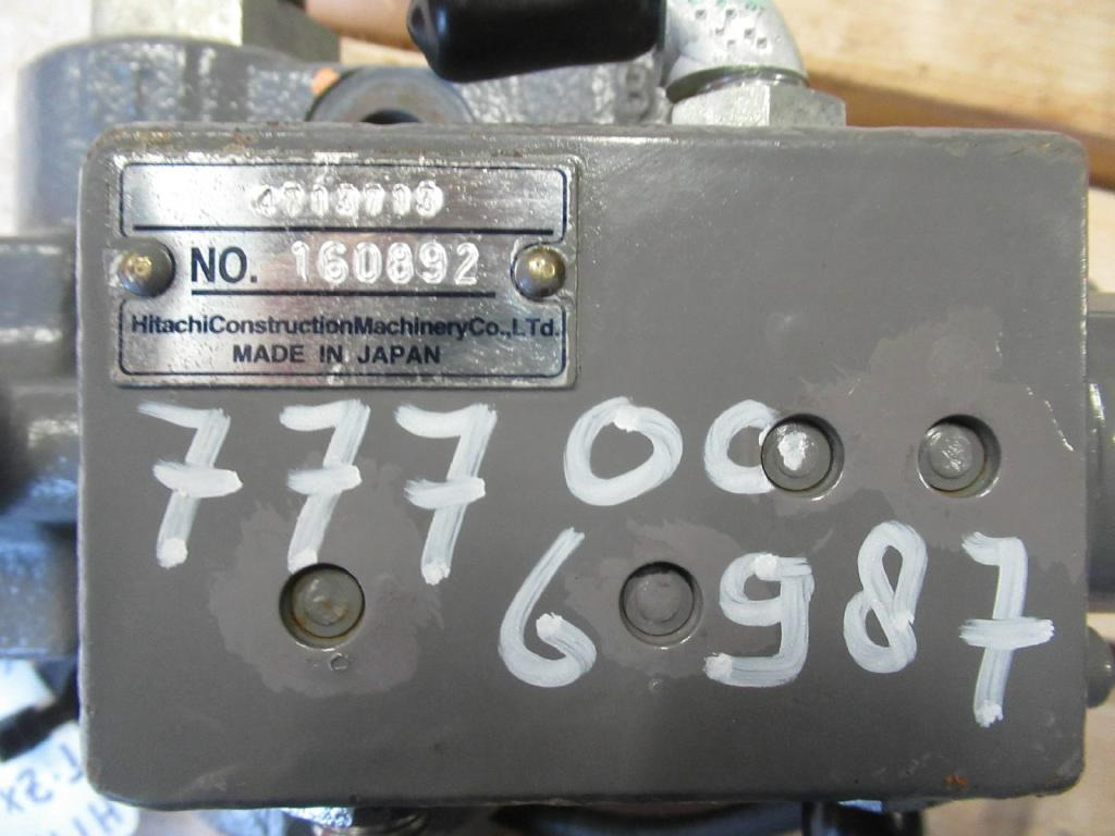 Hydraulic valve for Construction machinery Hitachi 4713713: picture 6
