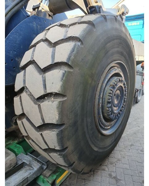 Tire Michelin 29.5 R29: picture 6