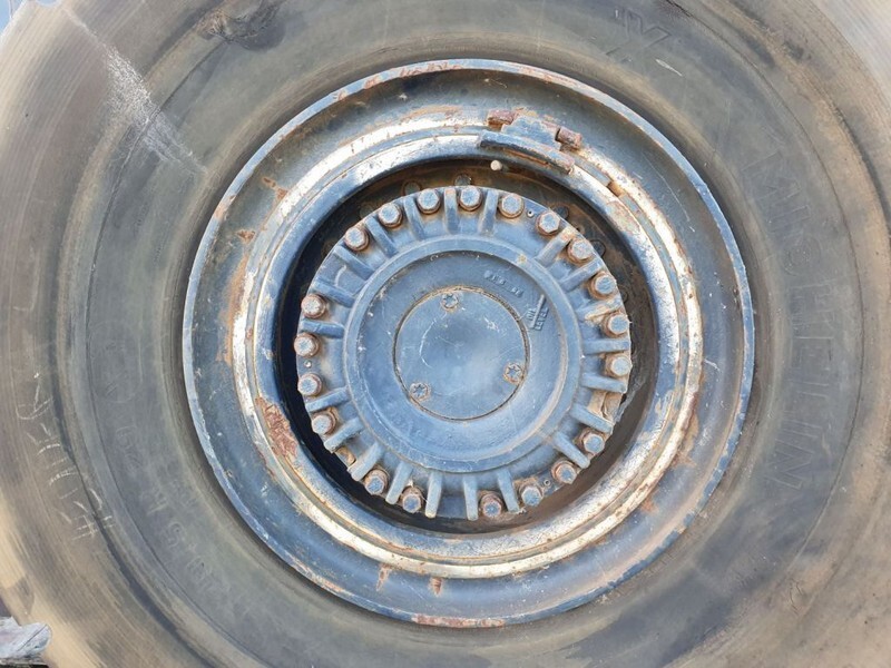 Tire Michelin 29.5 R29: picture 9