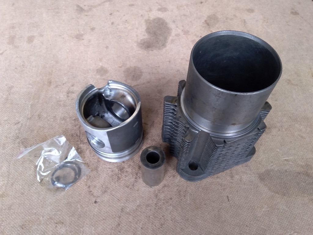 Piston/ Ring/ Bushing for Construction machinery O&K 1484445 -: picture 2