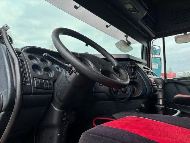 Tractor unit DAF 95.430 XF SPACECAB 4x2 (EURO 2 / ZF16 MANUAL GEARBOX / AIRCONDITIONING / FRIDGE): picture 8