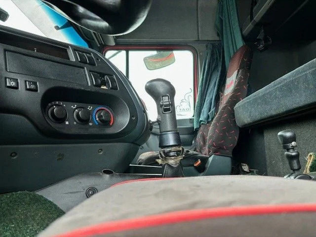 Tractor unit DAF 95.480 XF SPACECAB (EURO 3 / ZF16 MANUAL GEARBOX / 2x DIESELTANK / AIRCONDITIONING): picture 9