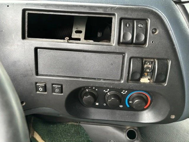 Tractor unit DAF 95.480 XF SPACECAB (EURO 3 / ZF16 MANUAL GEARBOX / 2x DIESELTANK / AIRCONDITIONING): picture 10