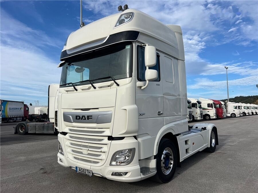 Tractor unit DAF XF530: picture 2