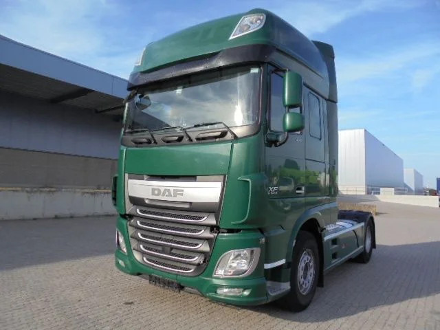 Tractor unit DAF XF 106.460 SUPER SPACE CAB: picture 10