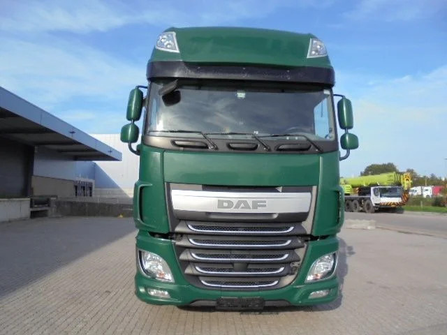 Tractor unit DAF XF 106.460 SUPER SPACE CAB: picture 11