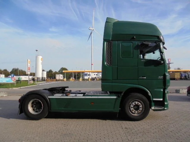 Tractor unit DAF XF 106.460 SUPER SPACE CAB: picture 13